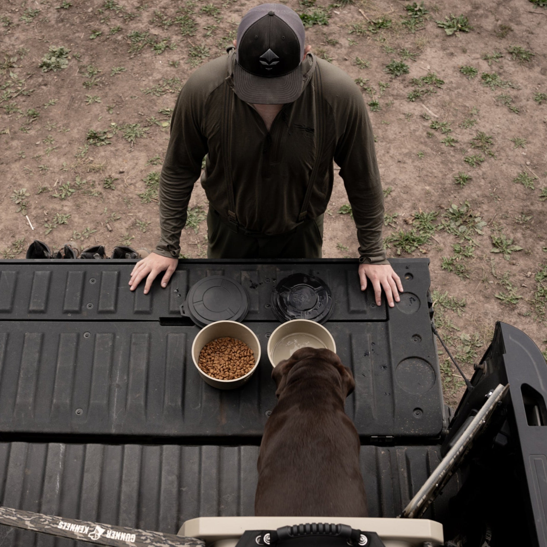 GUNNER DOG BOWL - TAN