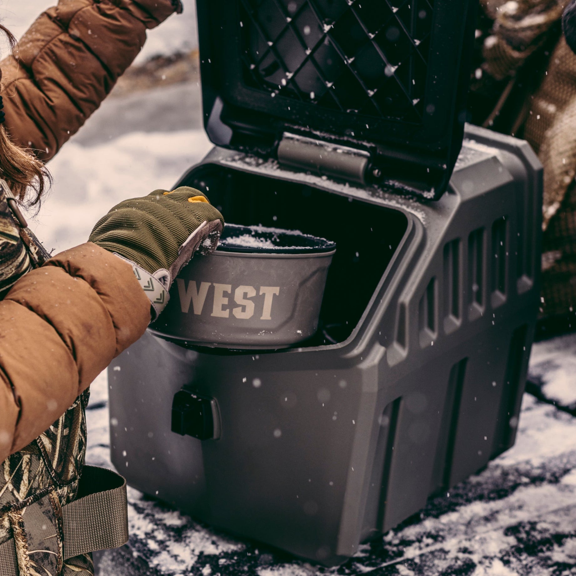 GUNNER FOOD CRATE - GUNMETAL