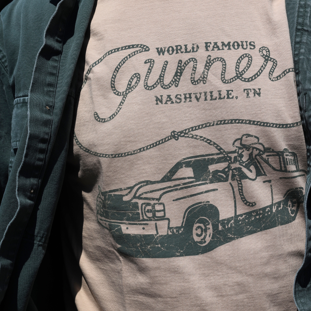 WORLD FAMOUS TEE
