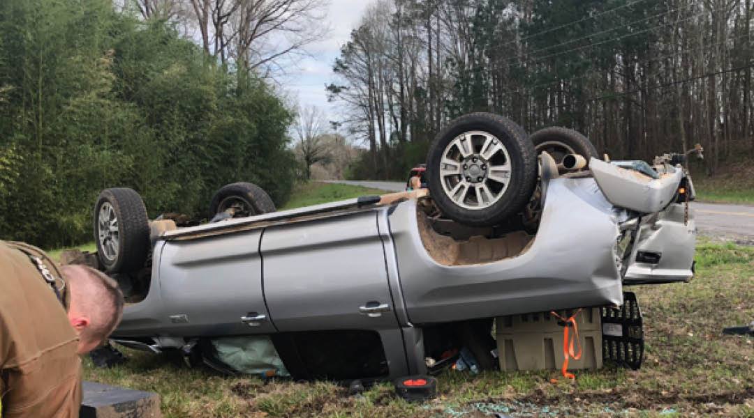 Real-Life Dog Crate Crash Test: Lab Survives a Truck Rollover