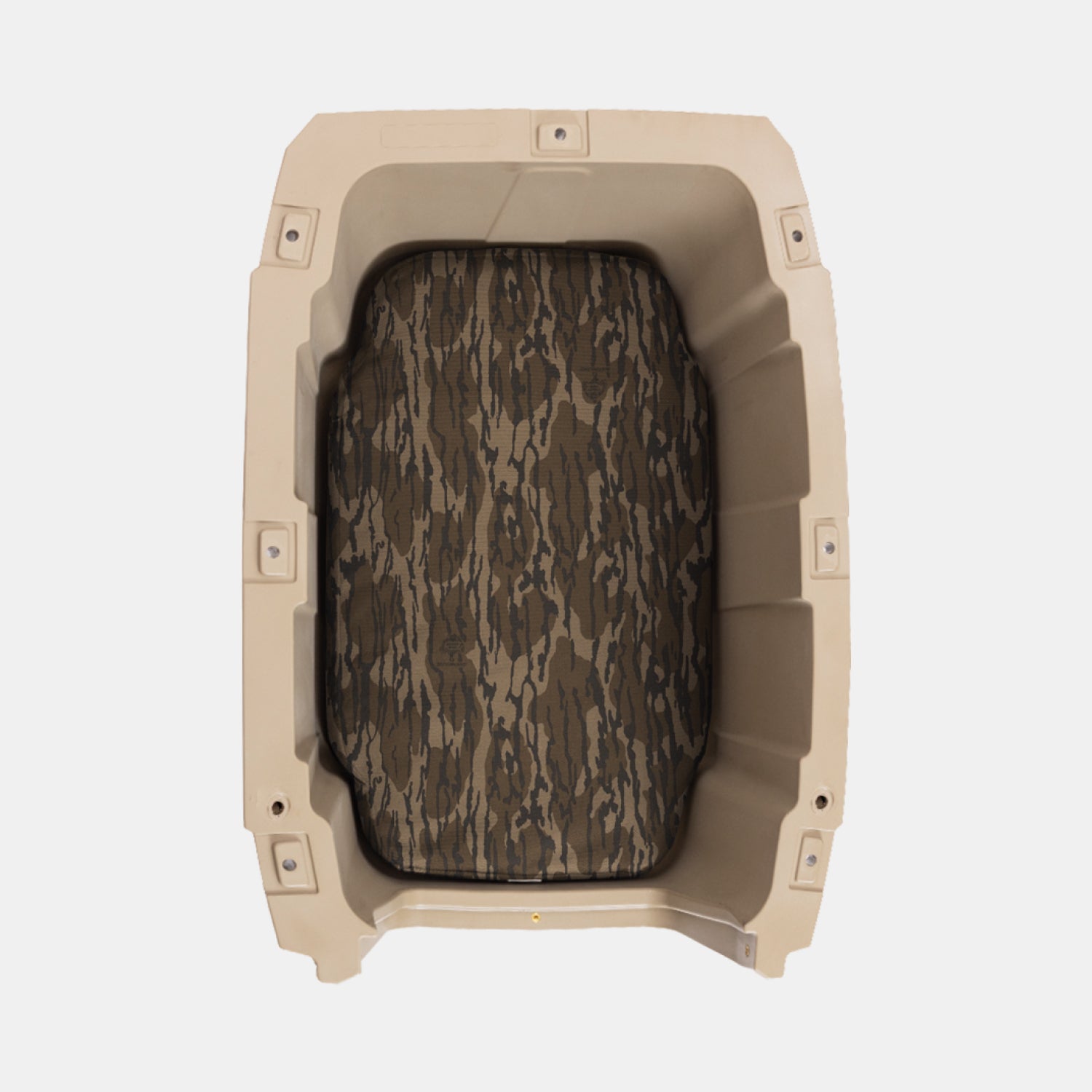 A tan plastic kennel from above features the GUNNER LONG HAUL BED inside, fitted with a camouflage pattern.