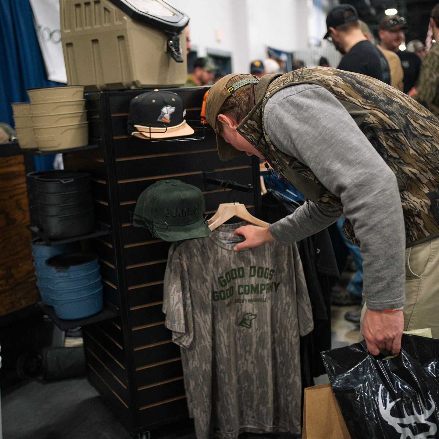 Good Dogs, Good Tees